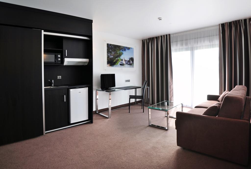 Golden Tulip Pornic Suites- Appart Hotel Exterior foto
