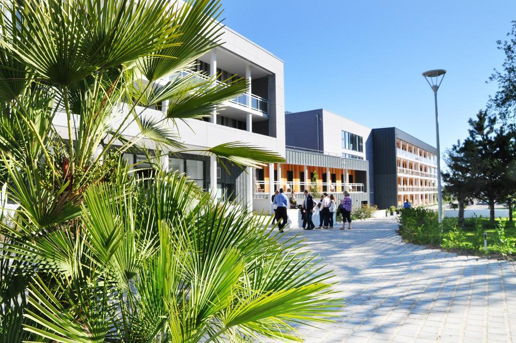 Golden Tulip Pornic Suites- Appart Hotel Exterior foto