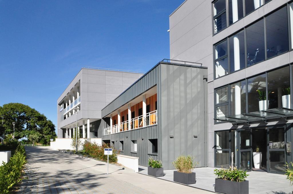 Golden Tulip Pornic Suites- Appart Hotel Exterior foto