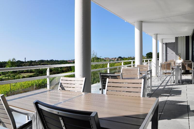 Golden Tulip Pornic Suites- Appart Hotel Exterior foto